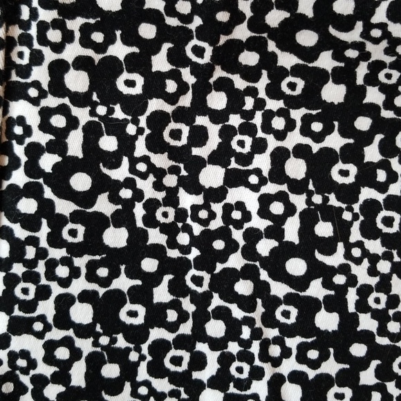 Patterned Shorts - Picture 4 of 4